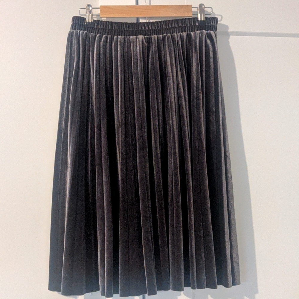 Winter velvet pleated skirt
